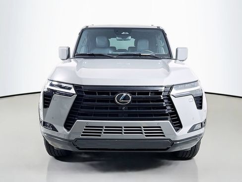 Used 2024 Lexus GX 550 w/ Accessory Package (2T) AWD/4WD image 2