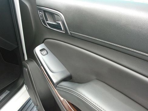 Used 2018 Chevrolet Tahoe LT w/ Luxury Package RWD image 42