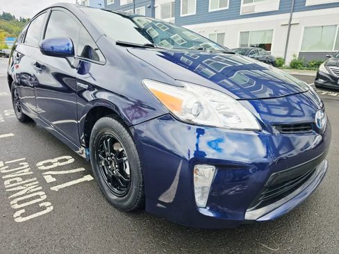 Used 2015 Toyota Prius Two image 7