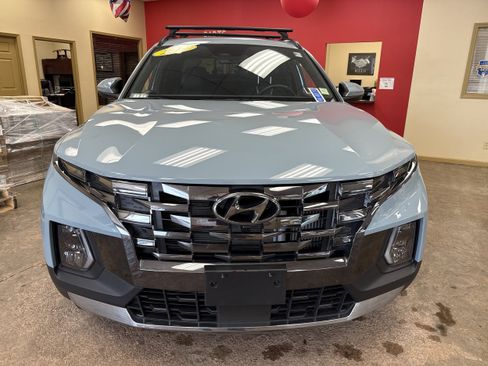 Used 2024 Hyundai Santa Cruz Limited AWD/4WD image 2