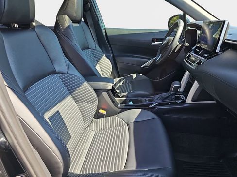 Used 2025 Toyota Corolla Cross AWD Hybrid w/ Convenience Package image 12