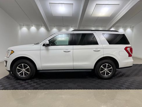 Used 2019 Ford Expedition XLT w/ Equipment Group 201A AWD/4WD image 4