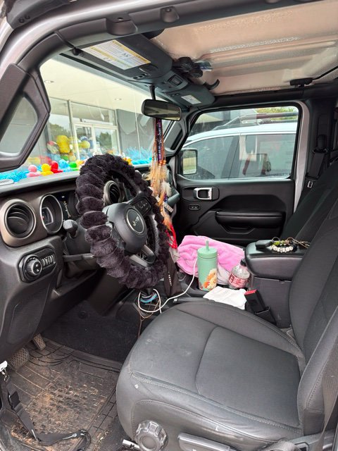 Used 2020 Jeep Gladiator Sport w/ Quick Order Package 24S AWD/4WD image 5