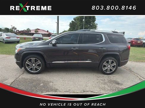 Used 2017 GMC Acadia Denali w/ Technology Package FWD image 2