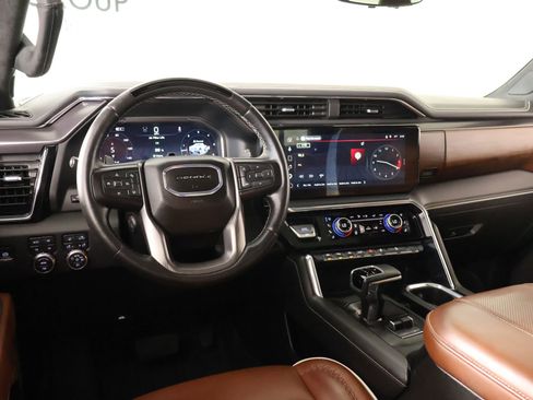 Used 2025 GMC Sierra 1500 Denali Ultimate AWD/4WD image 2
