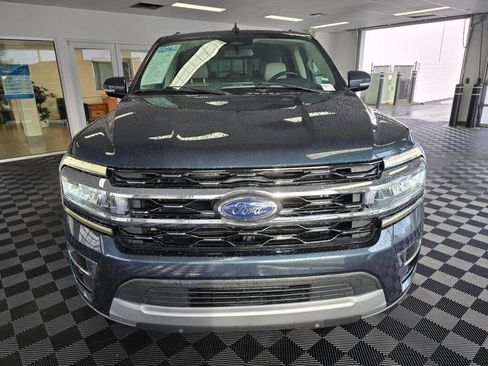 Used 2024 Ford Expedition Limited AWD/4WD image 8