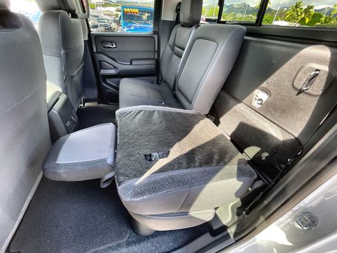 Used 2024 Nissan Frontier SV w/ SV Convenience Package RWD image 24
