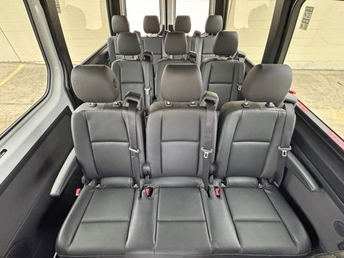 Used 2020 Mercedes-Benz Sprinter 2500 image 31