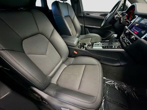Used 2024 Porsche Macan AWD/4WD image 15