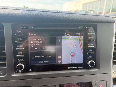 Used 2019 Toyota Sienna XLE w/ XLE Navigation Package AWD/4WD image 9