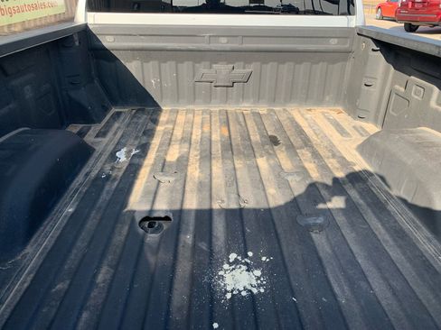 Used 2021 Chevrolet Silverado 2500 Custom w/ Custom Value Package image 18