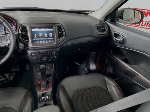 Used 2019 Jeep Compass Trailhawk w/ Cold Weather Group AWD/4WD image 29