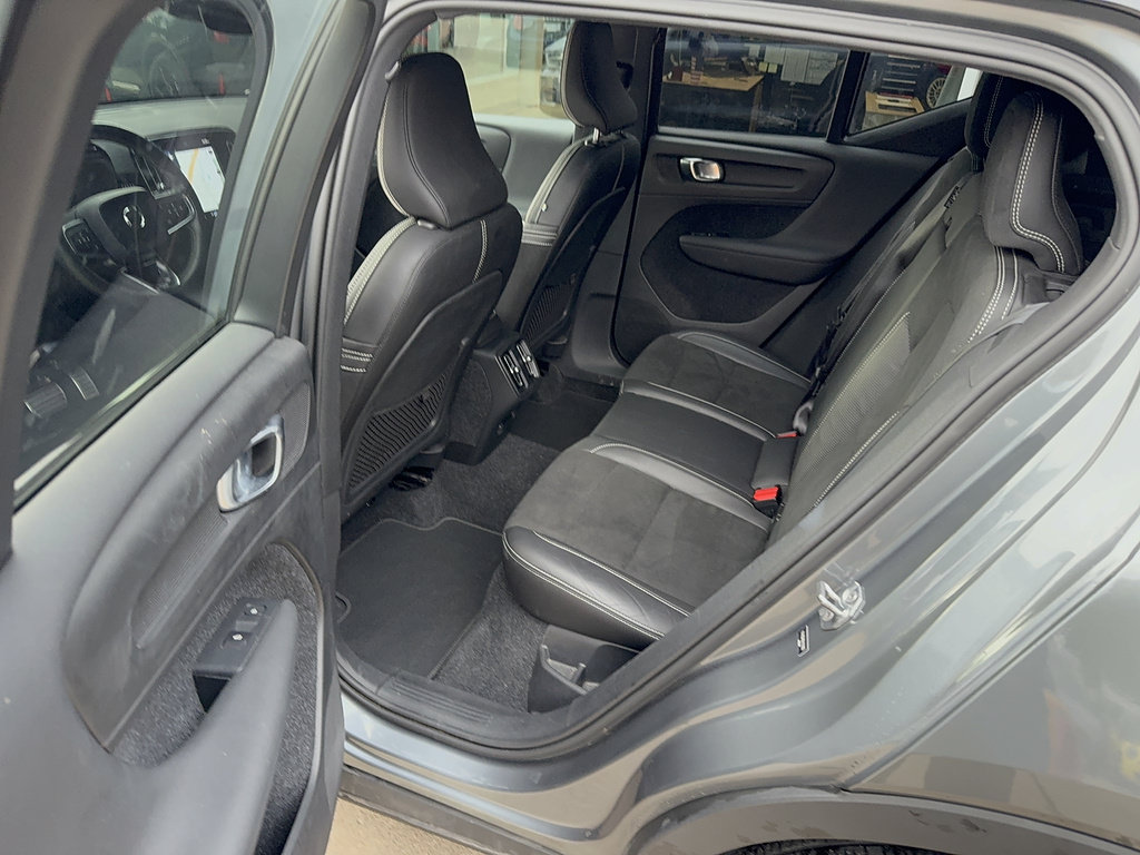 Used 2019 Volvo XC40 T5 R-Design AWD/4WD image 6