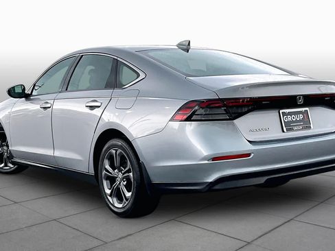Used 2023 Honda Accord EX image 12