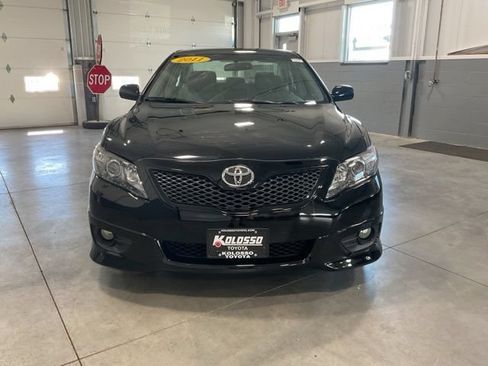Used 2011 Toyota Camry SE w/ Fleet Convenience Pkg FWD image 2