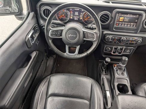 Used 2018 Jeep Wrangler Unlimited Sahara w/ Cold Weather Group image 16