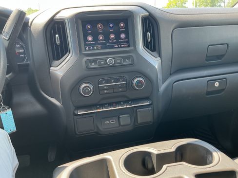 Used 2021 Chevrolet Silverado 1500 Custom AWD/4WD image 9