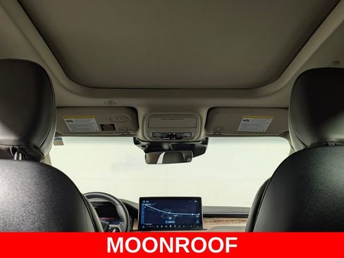Used 2025 Lincoln Corsair Reserve AWD/4WD image 13