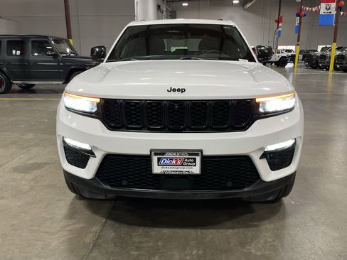 Certified 2024 Jeep Grand Cherokee Limited w/ Luxury Tech Group II AWD/4WD image 8