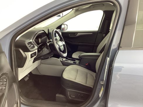 Used 2023 Ford Escape Active w/ Tech Pack #1 AWD/4WD image 16