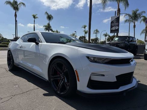 Used 2021 Chevrolet Camaro SS image 9