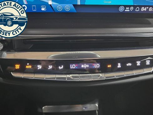 Used 2024 Cadillac Lyriq Tech AWD/4WD image 16