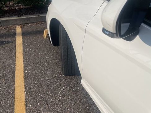 Used 2025 Toyota Camry SE FWD image 9