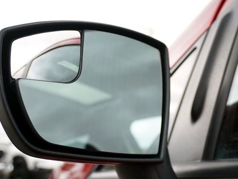 Used 2019 Ford EcoSport SE image 16