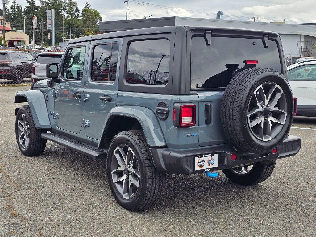 Used 2024 Jeep Wrangler Unlimited AWD/4WD image 6