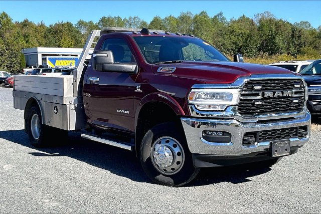 Used 2024 RAM 3500 SLT w/ Quick Order Package 2YG SLT AWD/4WD image 2