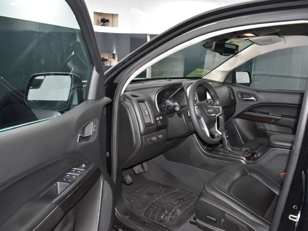 Used 2022 GMC Canyon Elevation w/ Elevation Premium Package AWD/4WD image 9