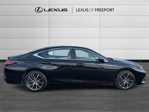 Certified 2023 Lexus ES 350 w/ Premium Package image 4
