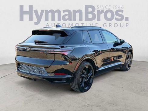 Used 2024 Chevrolet Equinox EV RS image 3