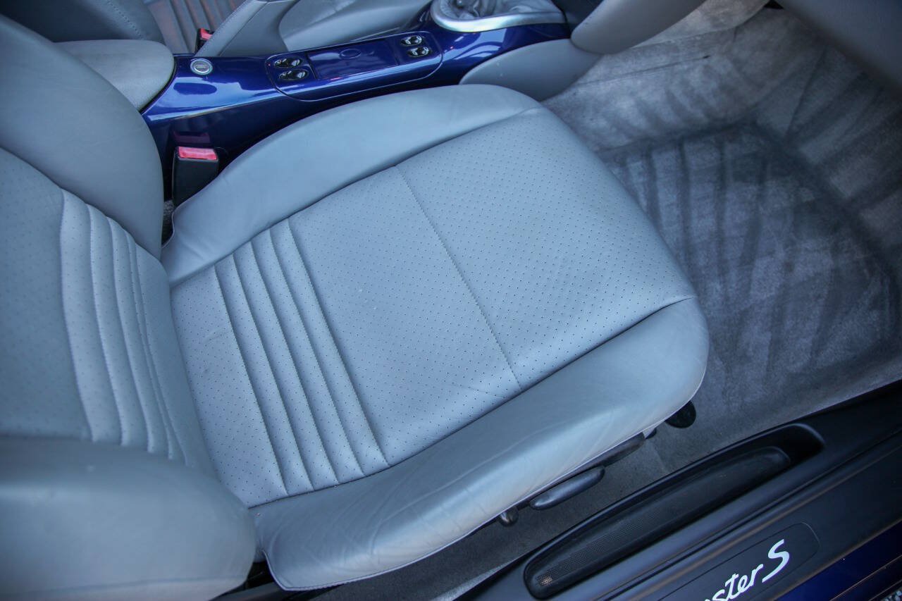Used 2000 Porsche Boxster S RWD image 47