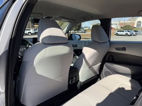 Used 2025 Toyota Corolla Cross L image 28