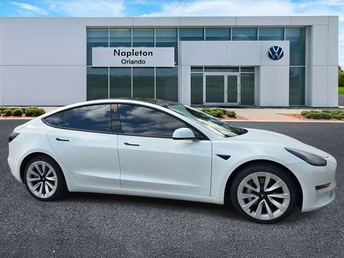 Used 2022 Tesla Model 3 Long Range AWD/4WD image 3