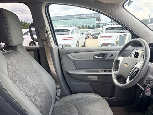 Used 2017 Chevrolet Traverse LT FWD image 14