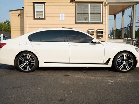 Used 2018 BMW 750i xDrive AWD/4WD image 4