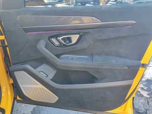 Used 2023 Lamborghini Urus Performante image 23