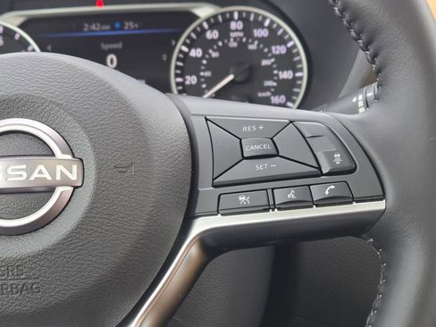 Used 2025 Nissan Sentra SV w/ SV Premium Package FWD image 32