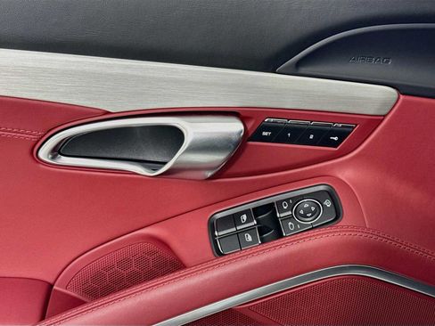 Certified 2025 Porsche 718 Boxster RWD image 11