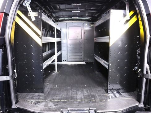 Used 2017 Chevrolet Express 2500 RWD image 29
