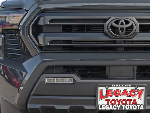 Used 2025 Toyota Tacoma SR5 AWD/4WD image 10