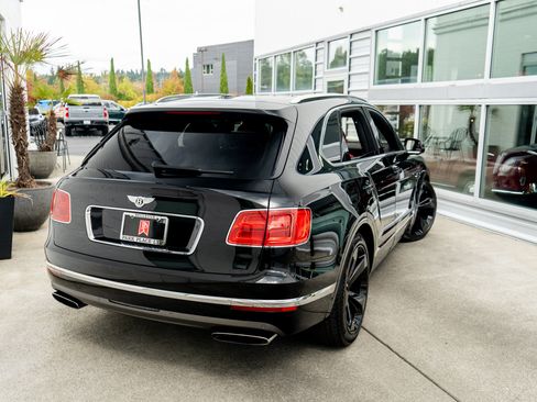 Used 2017 Bentley Bentayga AWD/4WD image 6
