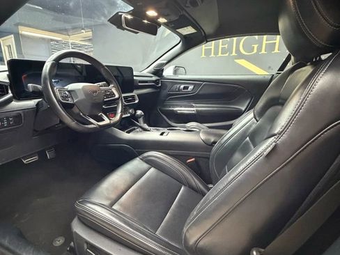 Used 2024 Ford Mustang Premium image 4