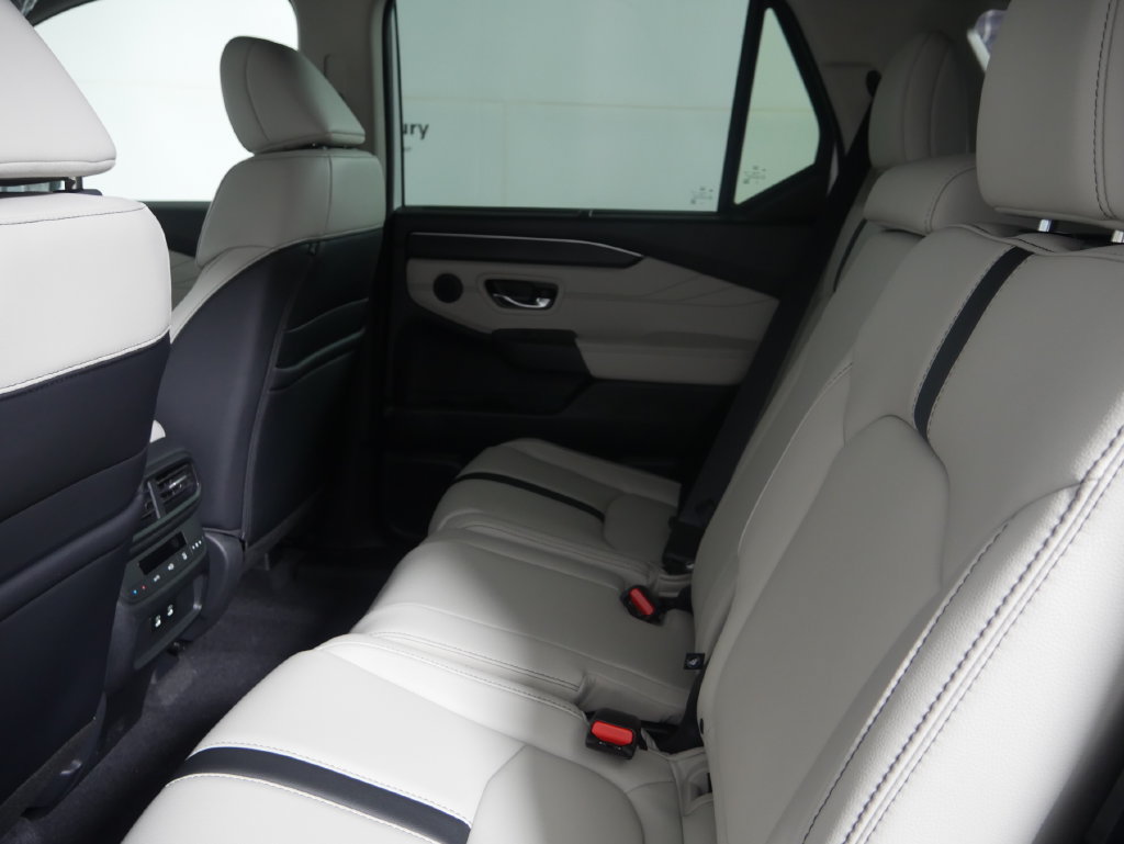 New 2026 Honda Pilot Touring image 13