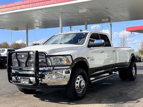 Used 2018 RAM 3500 Laramie w/ Convenience Group image 6