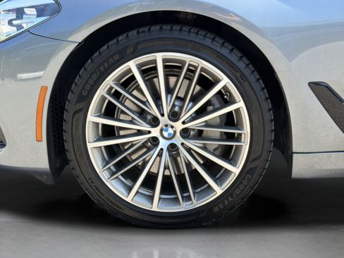 Used 2018 BMW 530i w/ Premium Package RWD image 30