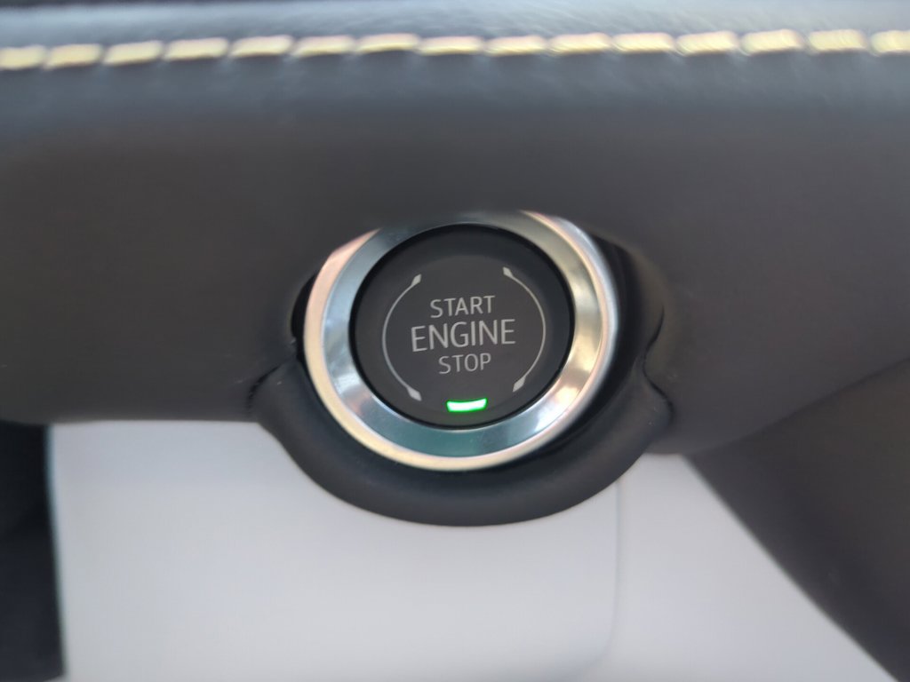 Certified 2026 Chevrolet Suburban Premier AWD/4WD image 32