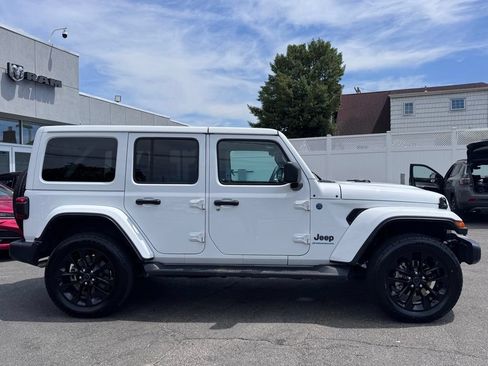 Certified 2025 Jeep Wrangler Unlimited Sahara AWD/4WD image 8